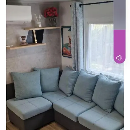 مكان تخييم Chez Gill & Clo *